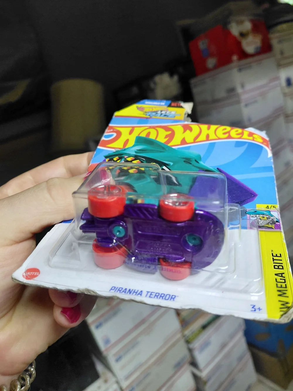 Hot Wheels Piranha Terror from the 2024 HW Mega Bite series (number 87/250, 4/5